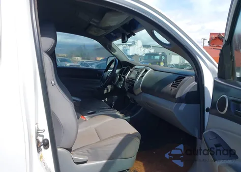 2013 Toyota Tacoma Prerunner V6 z USA, uszkodzony, nr VIN 5TFTU4GN7DX036601